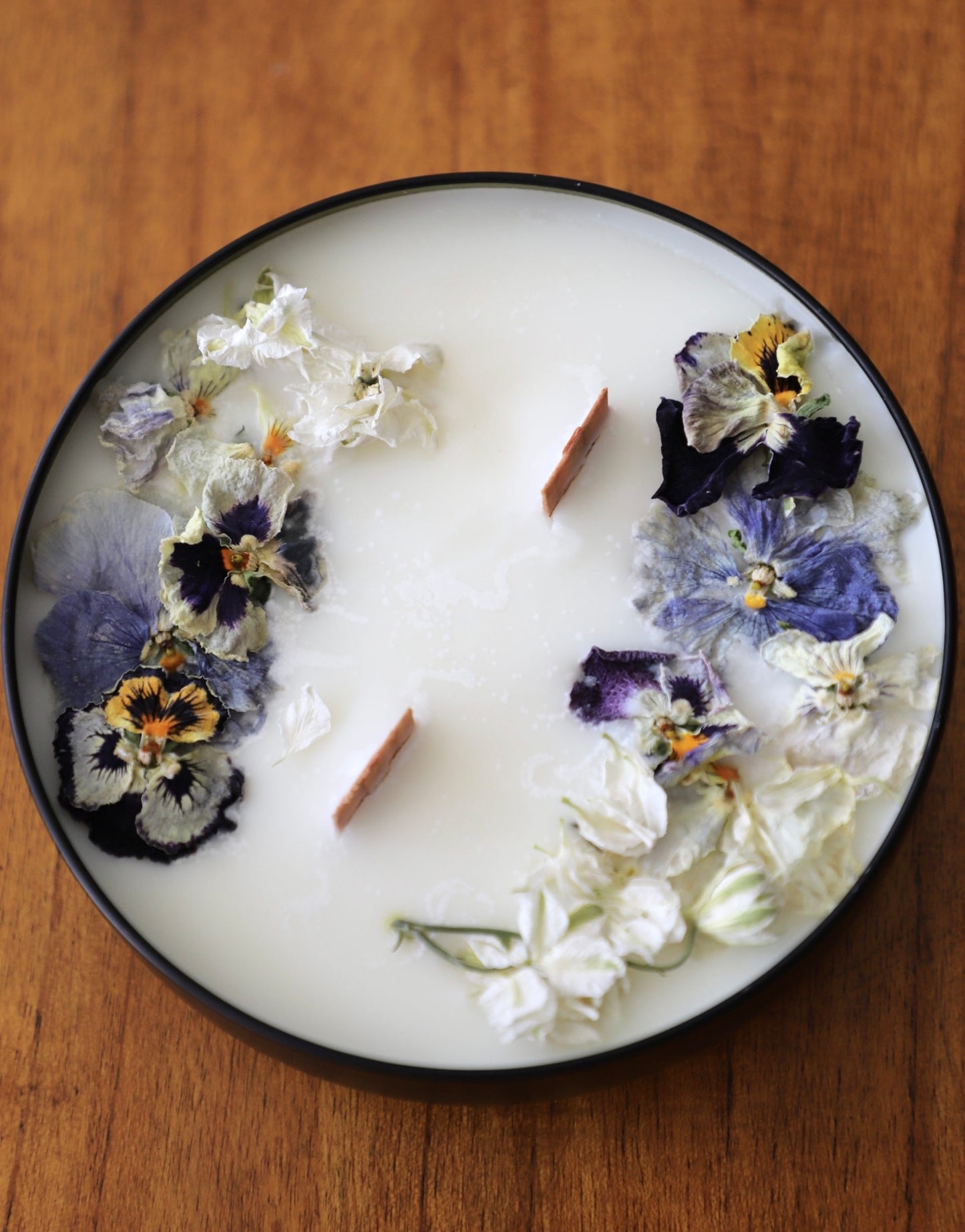 Sea Salt + Sandalwood Wooden Wick Candle
